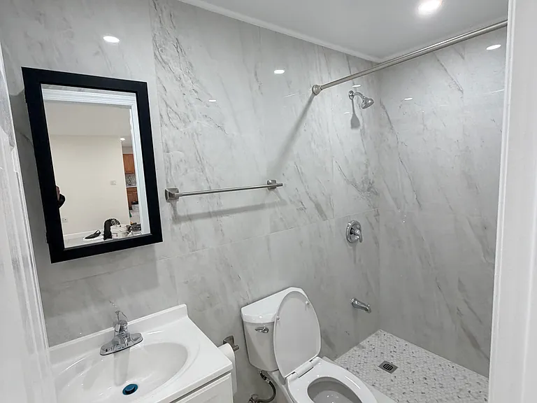 430 Wellington Rd #1 — Photo 2