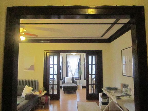 2nd image of 927 N Oakley Blvd Unit 3