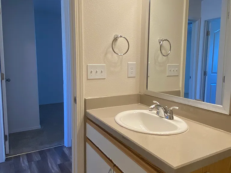Creekview Apartments — Photo 18