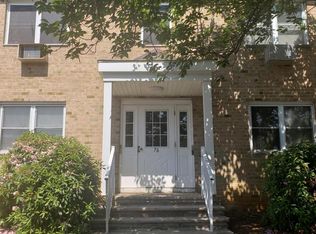 76 Manchester Ct APT G, Freehold, NJ 07728