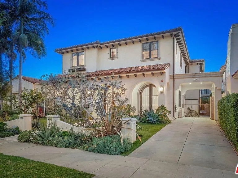333 S Canon Dr — Photo 1