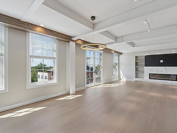 Dining/Living room area
