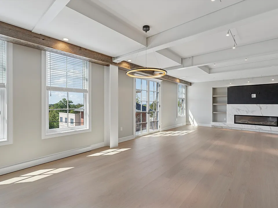 Dining/Living room area