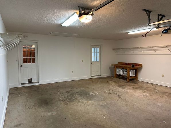 114 E Oak Hill Dr, Florence, AL 35633