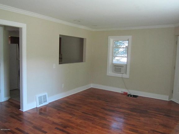 4th image of 6143 W River Dr NE