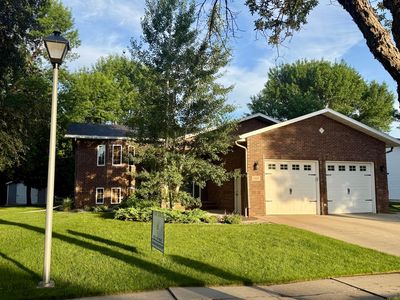 1105 Cherrywood Ln, Aberdeen, SD, 57401
