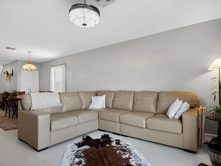 760 Carlyle Way — Photo 45
