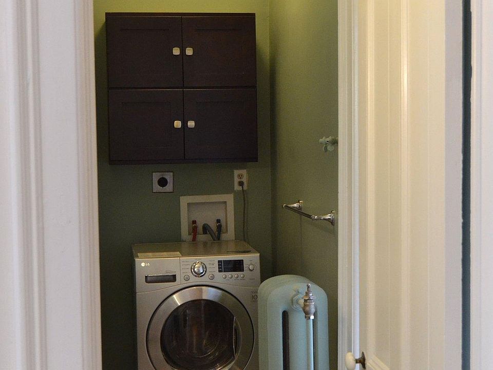 1st image of 320 W Clinton St APT C