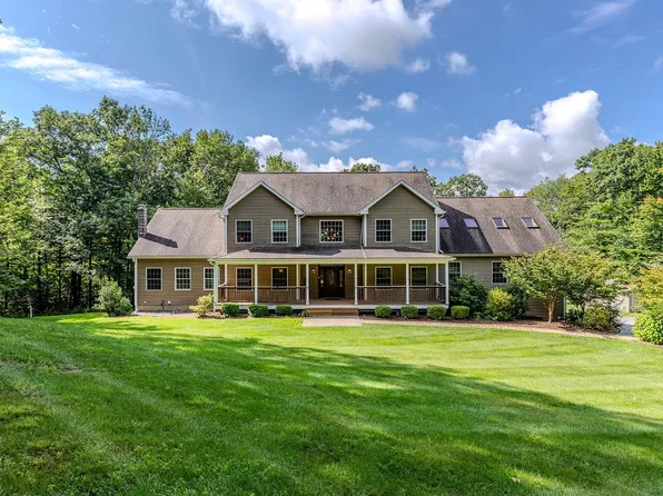 134 Grapevine Lane, Pownal, VT 05261