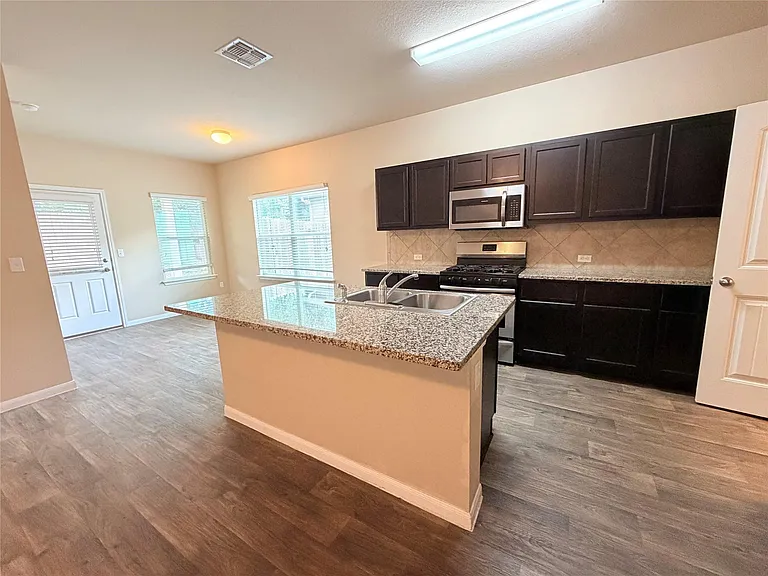 225 Cibolo Creek Dr — Photo 6