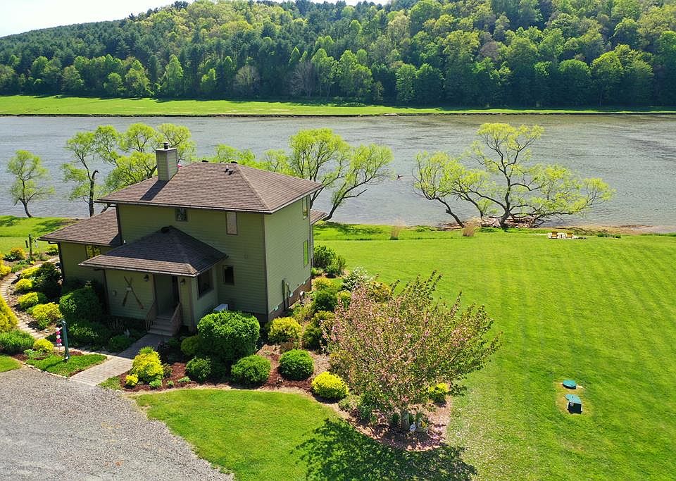 1st image of 104 Lands End Ln