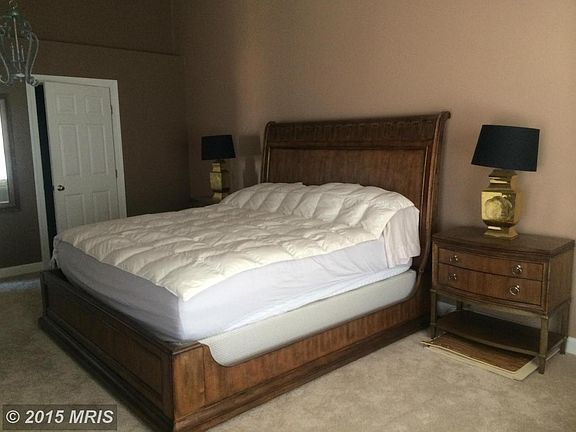 Bedroom (Master)