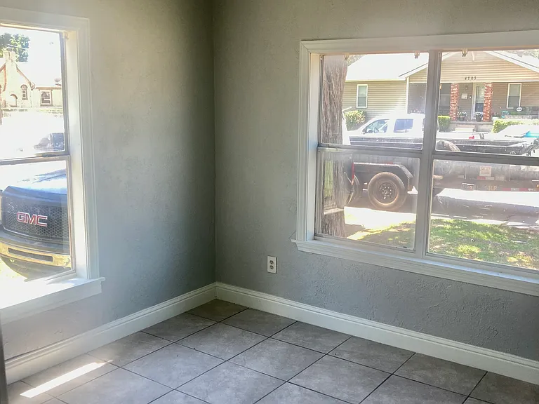 4704 N Mueller Ave — Photo 18