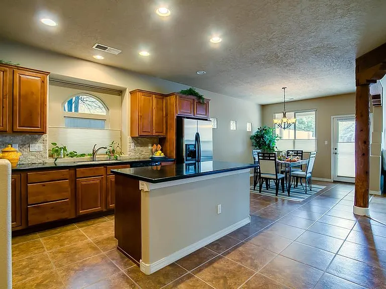 8740 Desert Fox Way NE — Photo 3