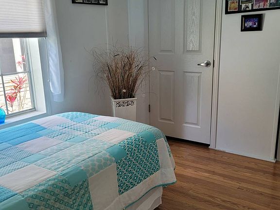 4th image of 4637 Devonwood Ct #748
