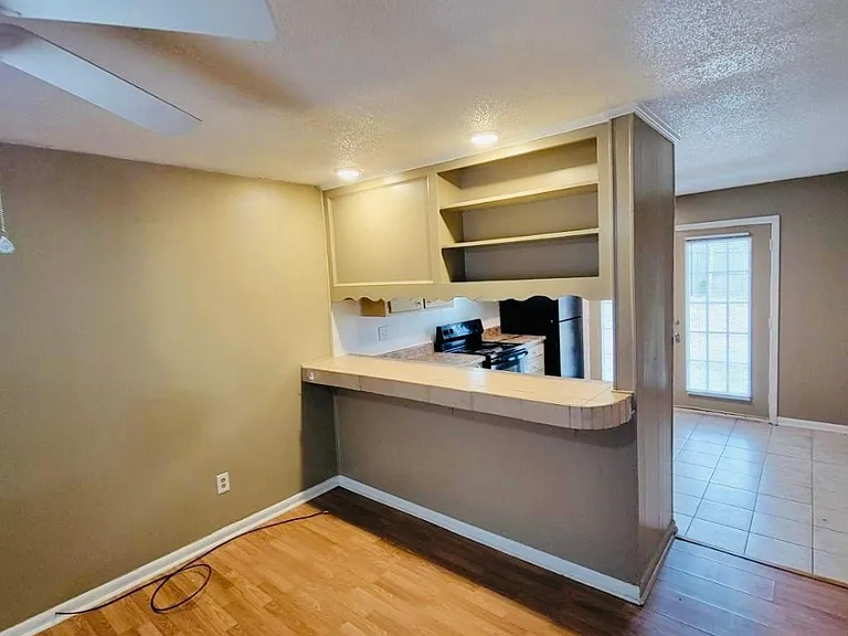 2871 Glenn Hills Cir #B — Photo 2