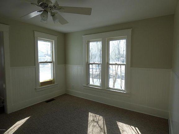 5th image of 220 Woodruff St