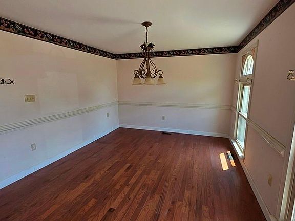 5th image of 4624 Berrywood Rd