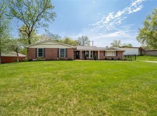 837 Woodruff Dr, Ballwin, MO