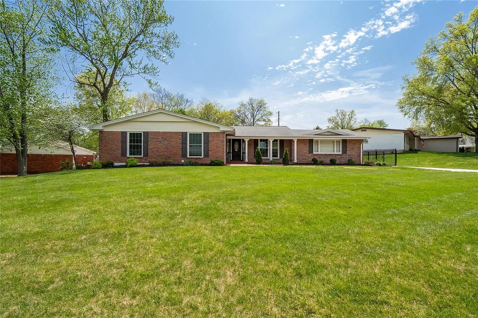 837 Woodruff Dr photo 1