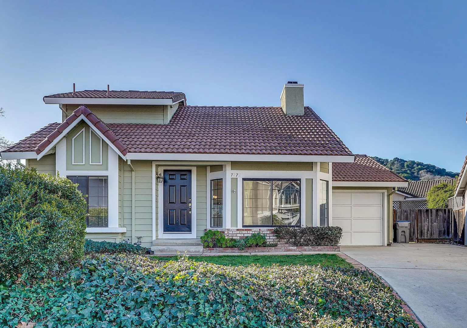 Old Almaden Valley/ 2 story 3/2 Close to Colero Reservoir with Brand New Air Conditioning — Photo 1