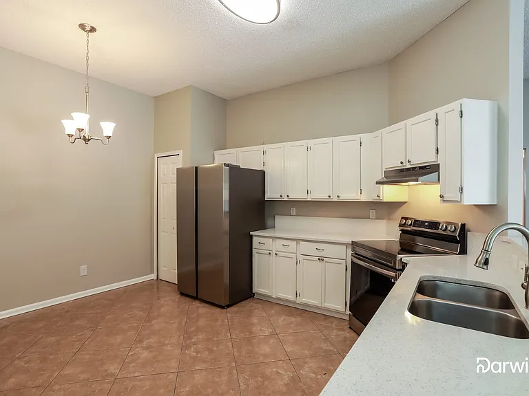 407 Willow Green Dr — Photo 4