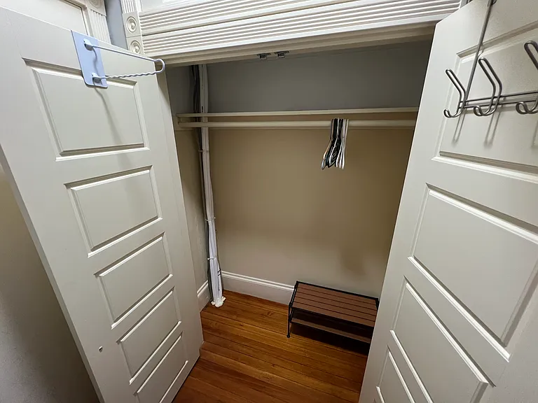 19 Regent Cir #1 — Photo 7