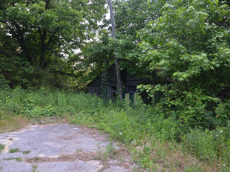 2nd image of 5610 Hog Mountain Rd