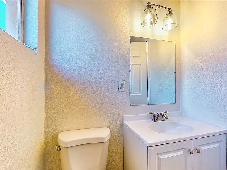 1302 Rexford Pl #1 — Photo 9