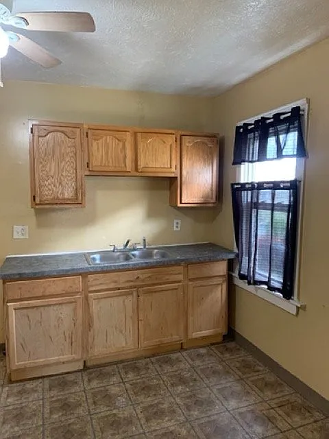Spacious 3 Bed 1 Bath — Photo 3