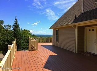 2227 Camelback Dr, Tannersville, PA 18372