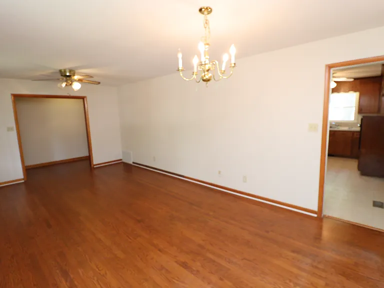 116 Shirley Dr — Photo 9
