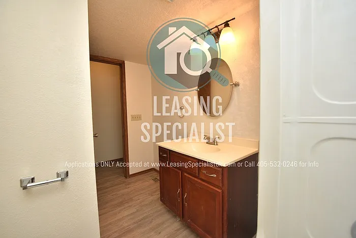 611 S Ponca Ave — Photo 24