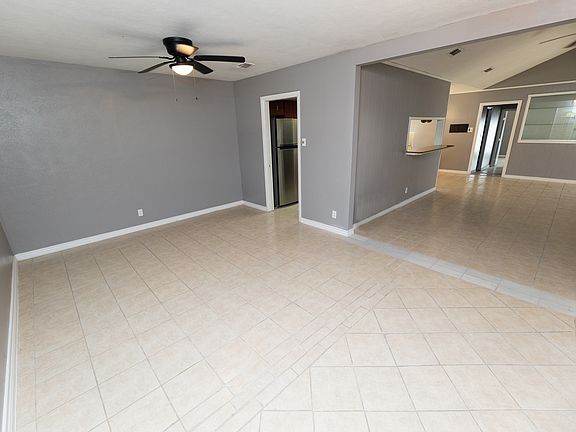 3rd image of 1321 Southbay Dr