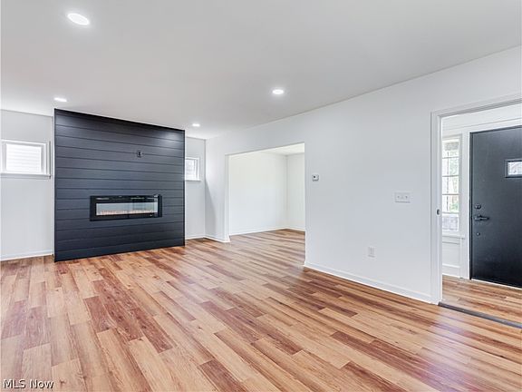 4th image of 4405 E 131st St