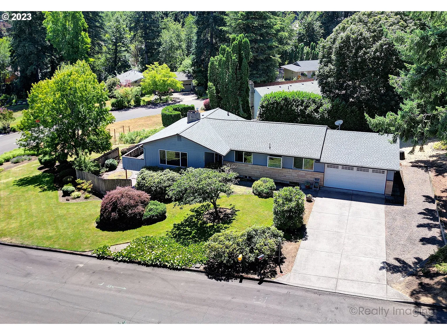 12040 SW Rose Vista Dr photo 1