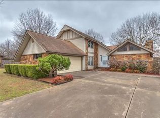 108 Hummingbird Ln, Skiatook, OK 74070