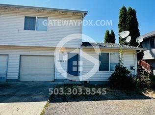 12637 NE Halsey St, Portland, OR 97230