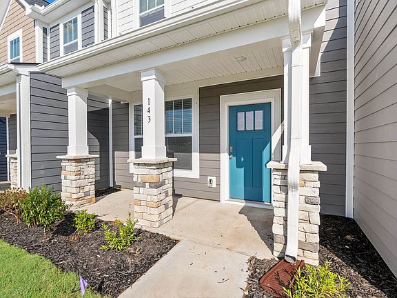 3rd image of 143 Dalmatian Dr