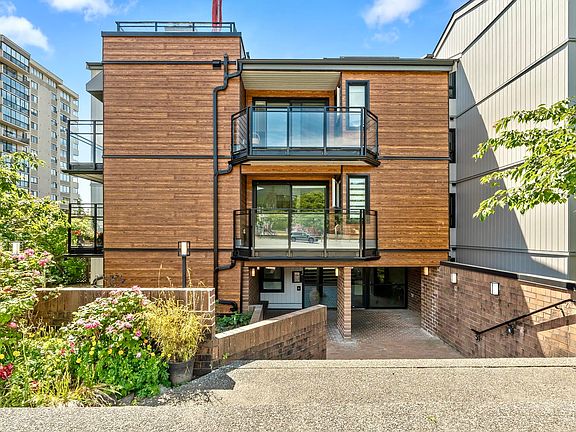 5th image of 1340 Duchess Ave #403