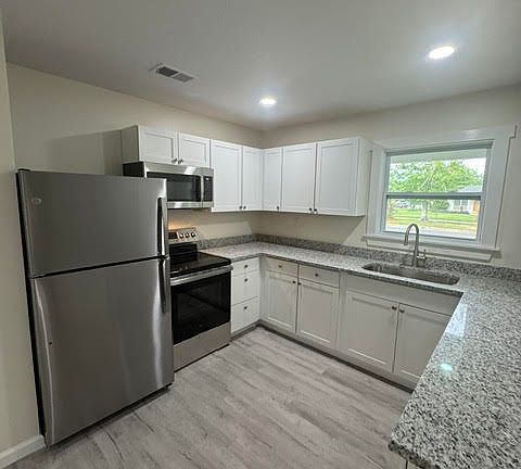 4th image of 5700 Eastwood Dr