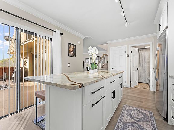4th image of 2949 SW 22nd Avenue #27a