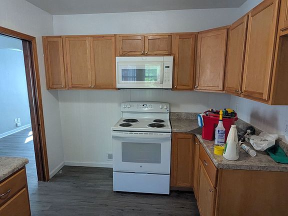 4th image of 1720 Logan Ave