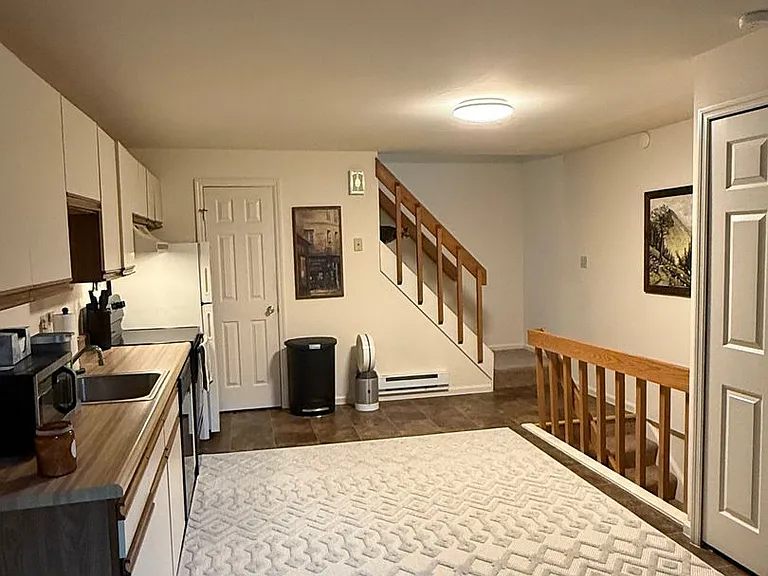 845 Silver Spring Plz — Photo 5