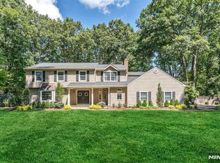 65 Walnut St W, Mahwah, NJ 07430