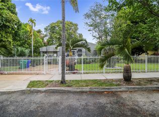 563 NW 48th St, Miami, FL 33127
