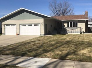 2313 7th Ave E, Williston, ND 58801