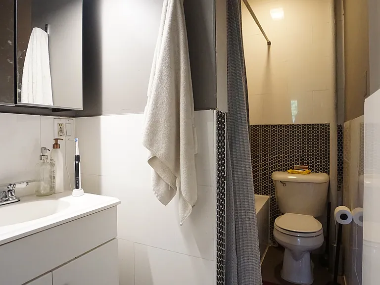 177 Pulaski St #3 — Photo 9