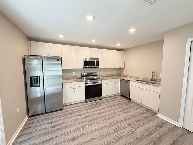 13481 SW 60th Avenue Rd — Photo 3
