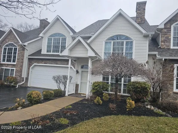 6 Dakota Dr, Dallas, PA 18612